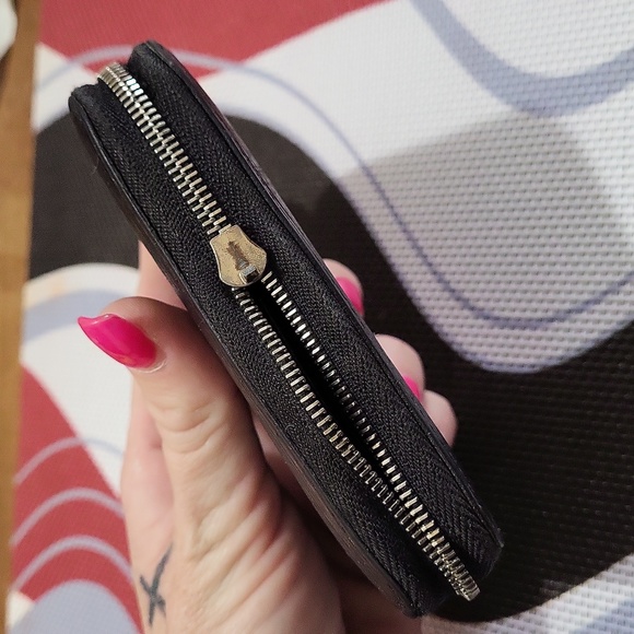 💯 Authentic Louis Vuitton small zippy wallet - Picture 5 of 6